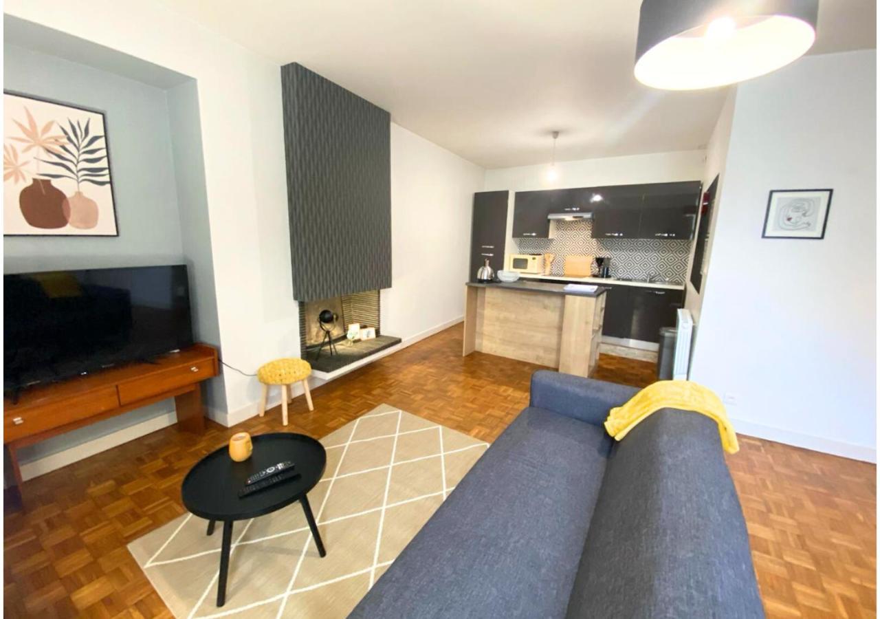 Le 107 - Poitiers - Chu - La Conciergerie. Apartment Luaran gambar