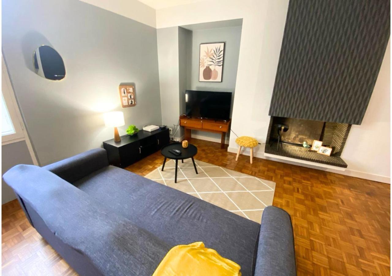 Le 107 - Poitiers - Chu - La Conciergerie. Apartment Luaran gambar